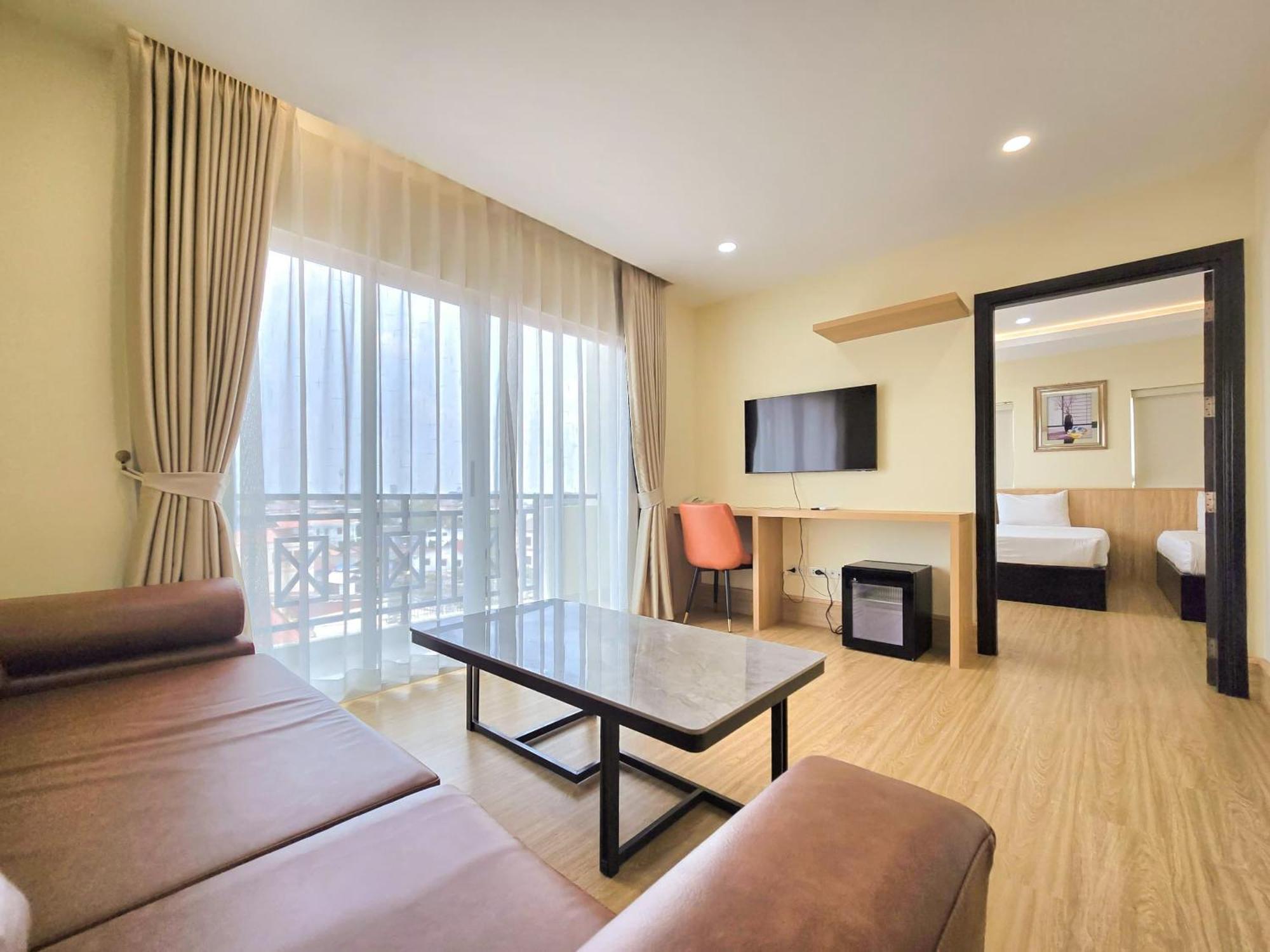 Douangchan Plaza Hotel Vientiane Bagian luar foto