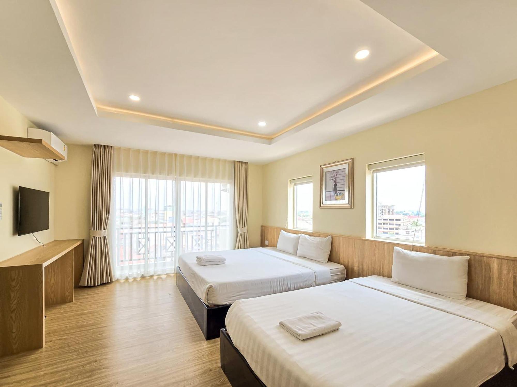 Douangchan Plaza Hotel Vientiane Bagian luar foto