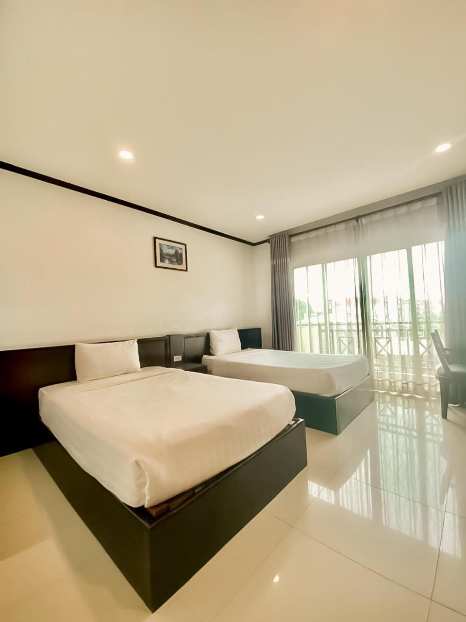 Douangchan Plaza Hotel Vientiane Bagian luar foto