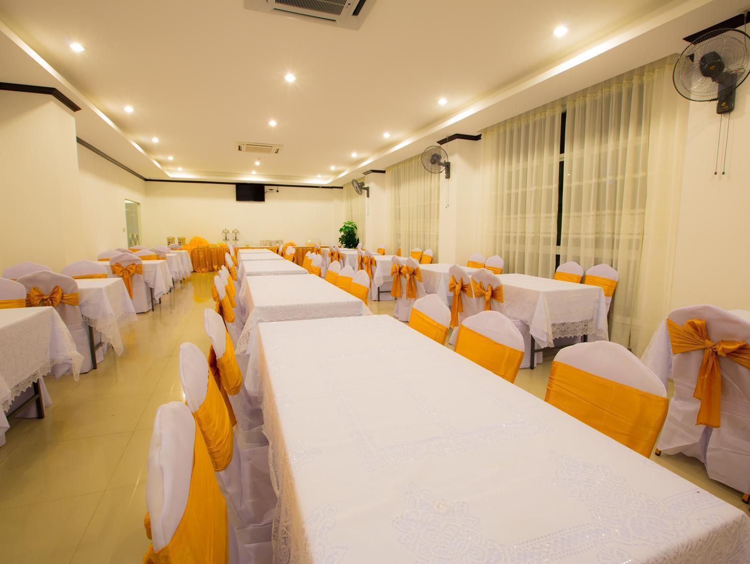 Douangchan Plaza Hotel Vientiane Bagian luar foto