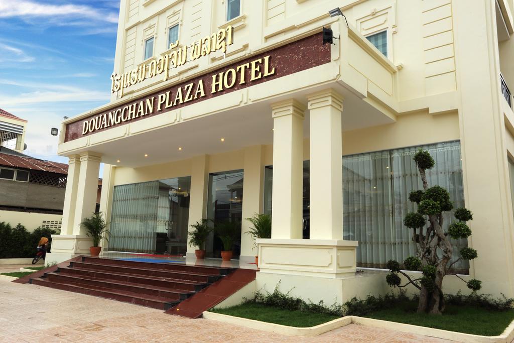 Douangchan Plaza Hotel Vientiane Bagian luar foto