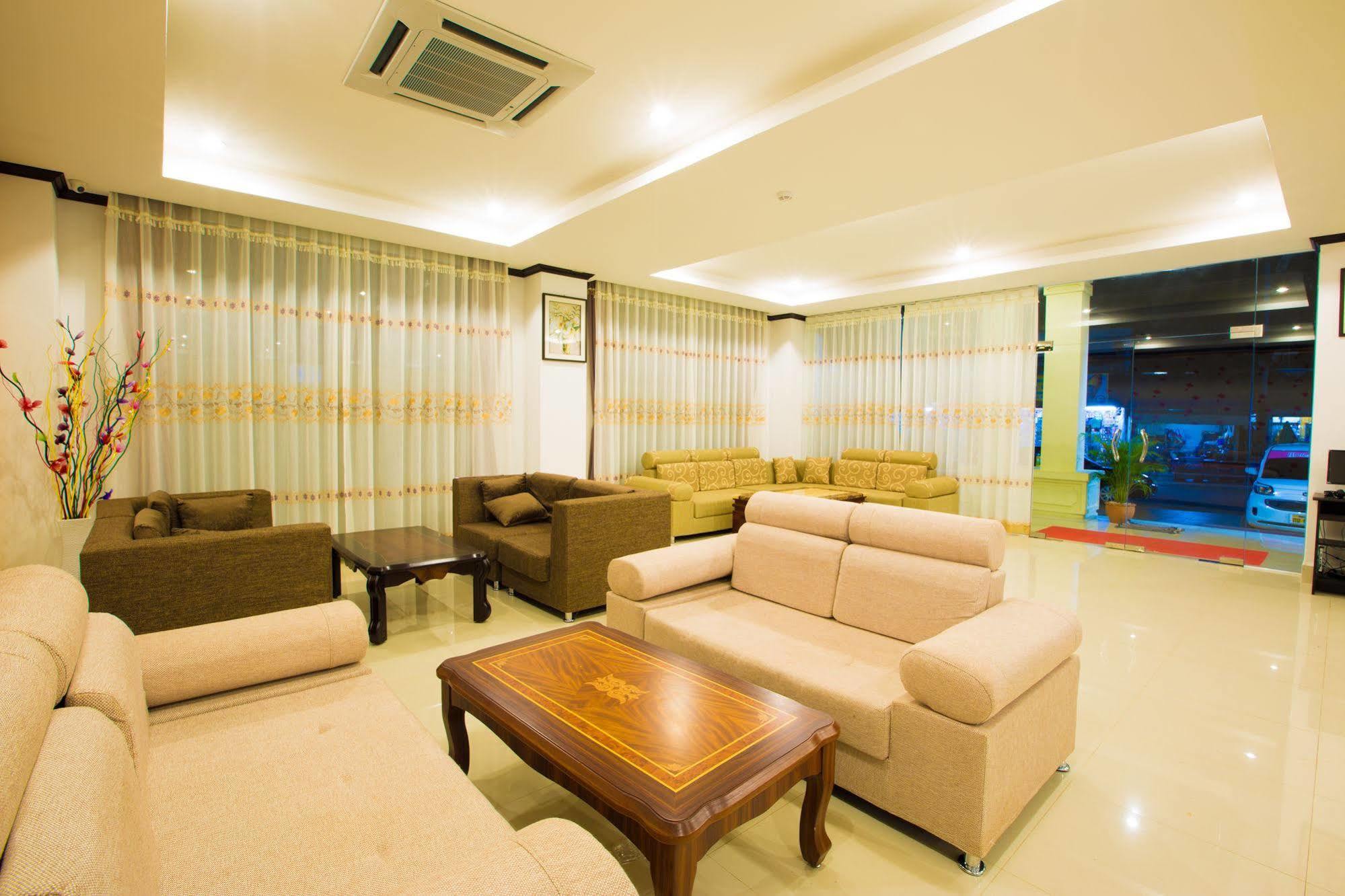 Douangchan Plaza Hotel Vientiane Bagian luar foto