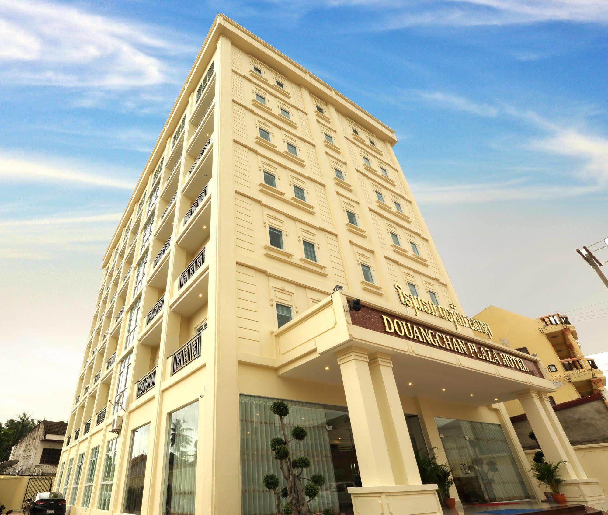 Douangchan Plaza Hotel Vientiane Bagian luar foto