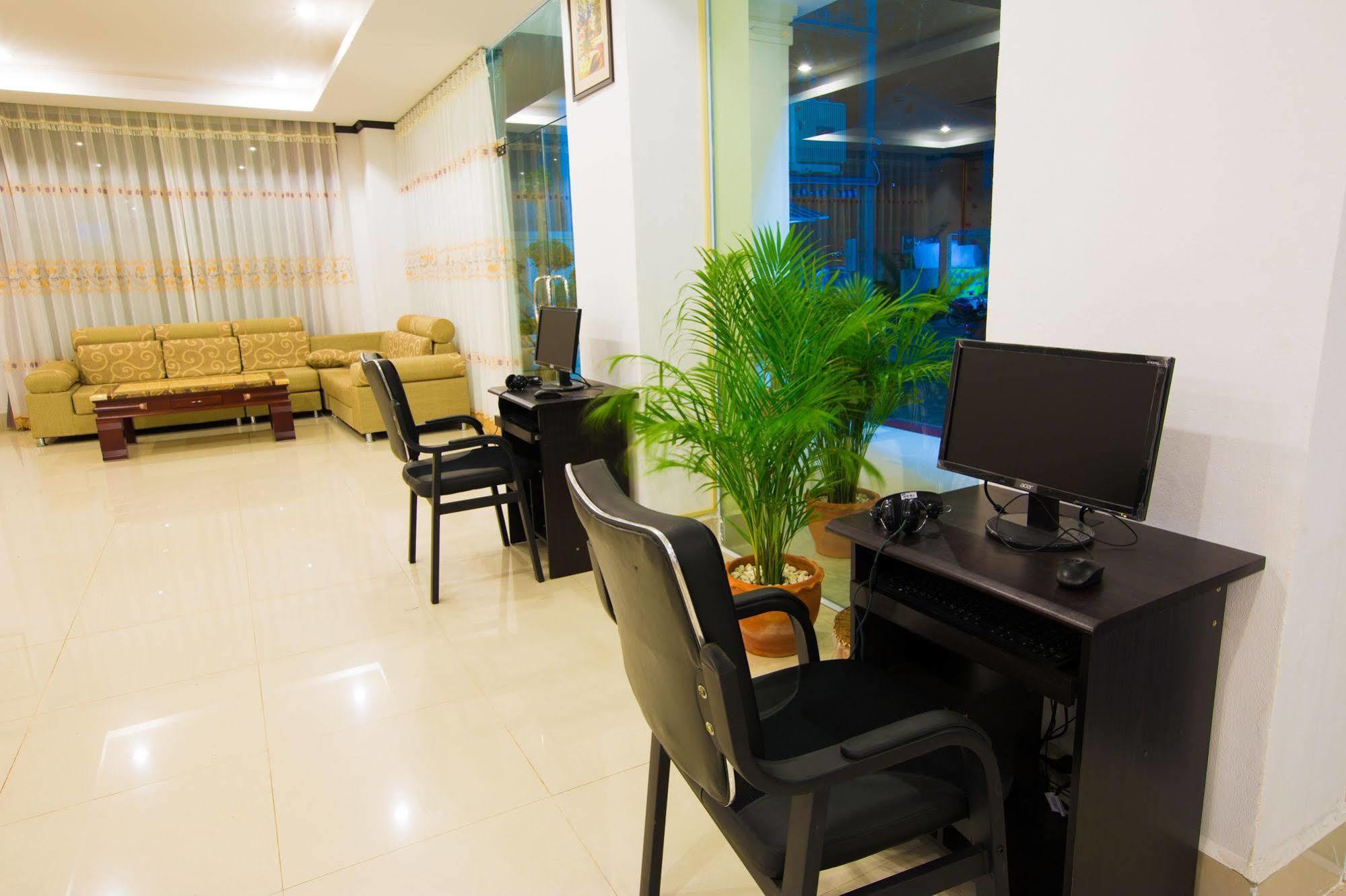 Douangchan Plaza Hotel Vientiane Bagian luar foto