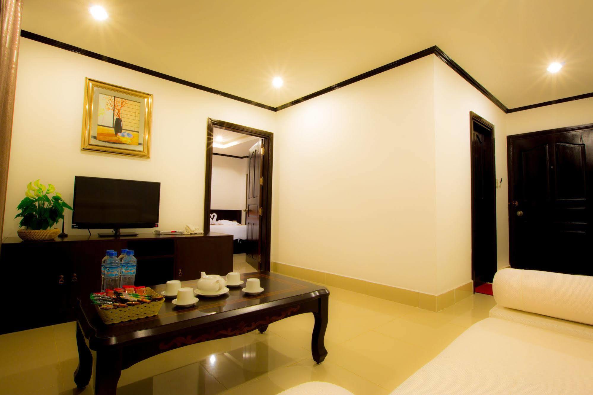 Douangchan Plaza Hotel Vientiane Bagian luar foto