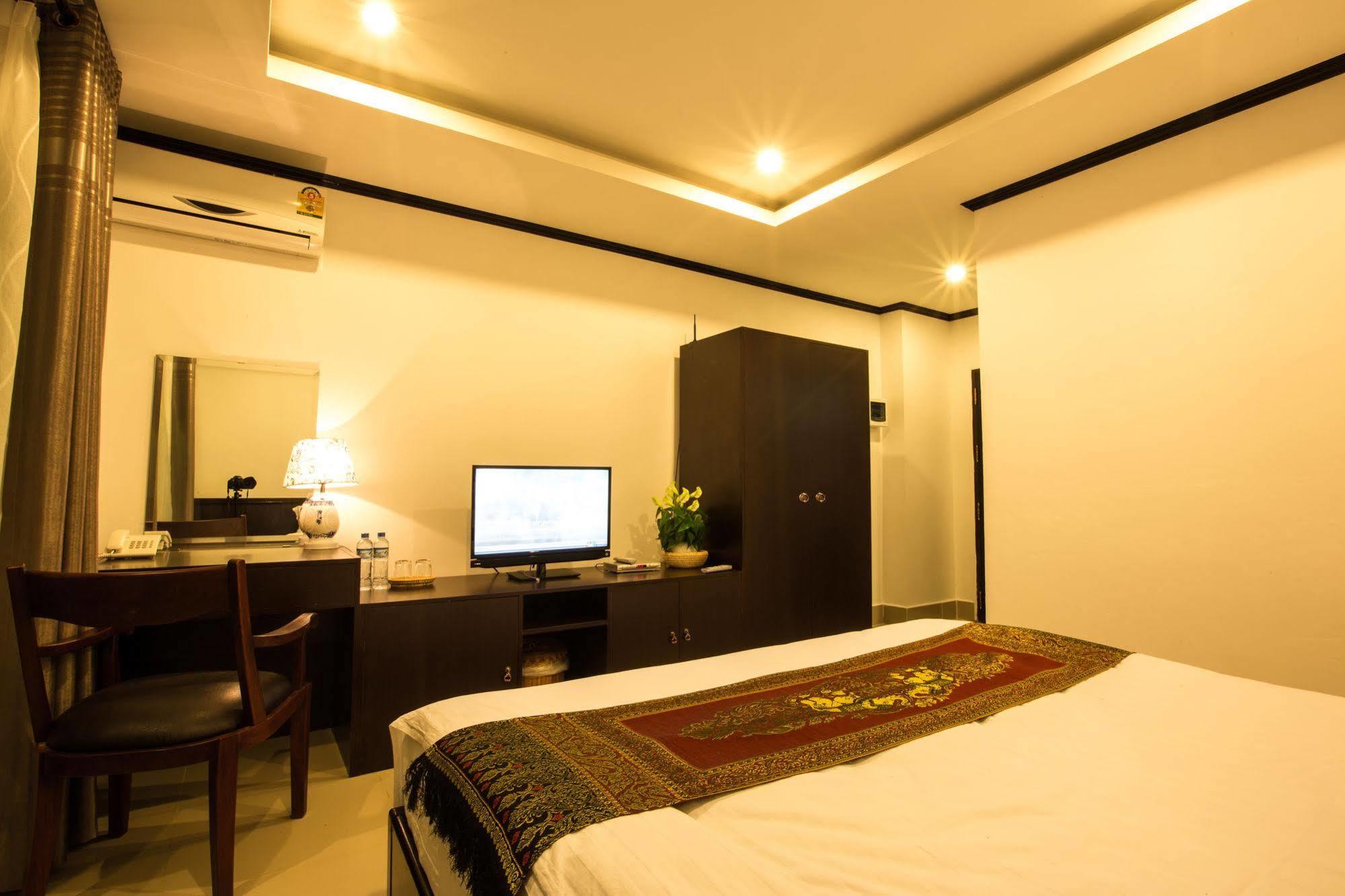 Douangchan Plaza Hotel Vientiane Bagian luar foto