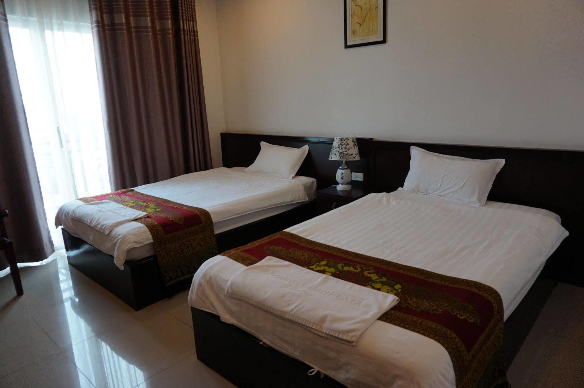 Douangchan Plaza Hotel Vientiane Bagian luar foto